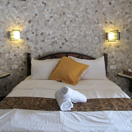 Utopia Resort & Spa Puerto Galera Extérieur photo