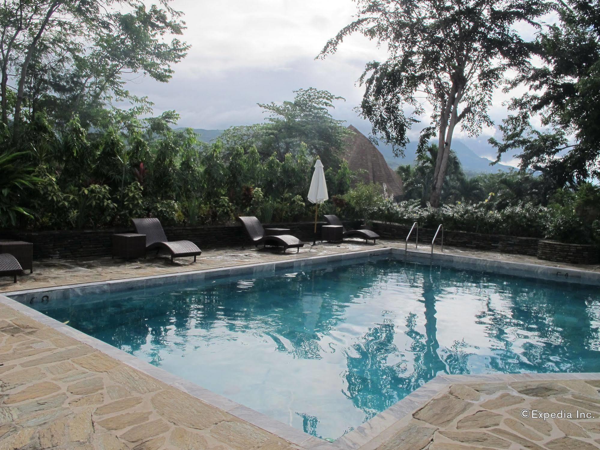 Utopia Resort & Spa Puerto Galera Extérieur photo