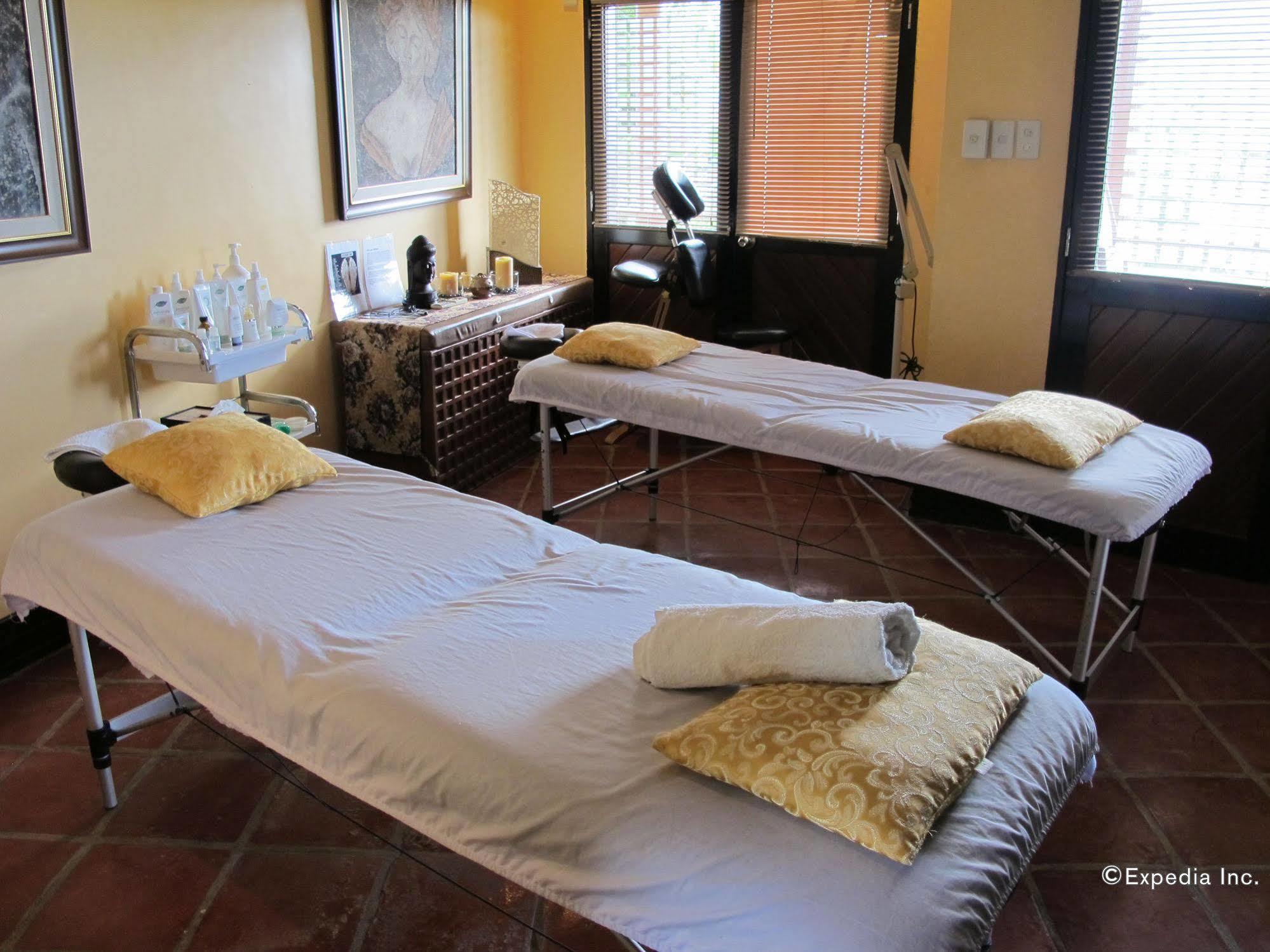 Utopia Resort & Spa Puerto Galera Extérieur photo