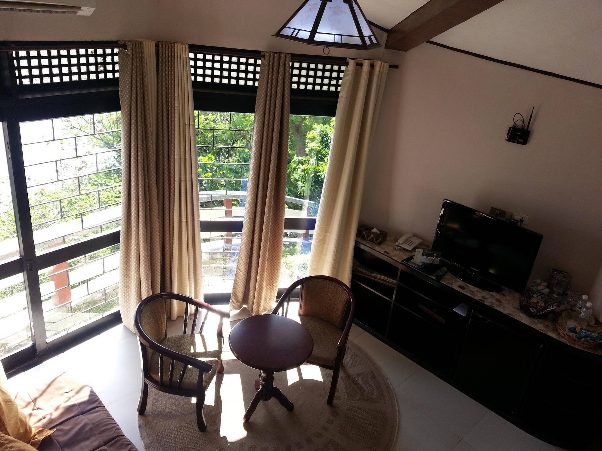 Utopia Resort & Spa Puerto Galera Extérieur photo