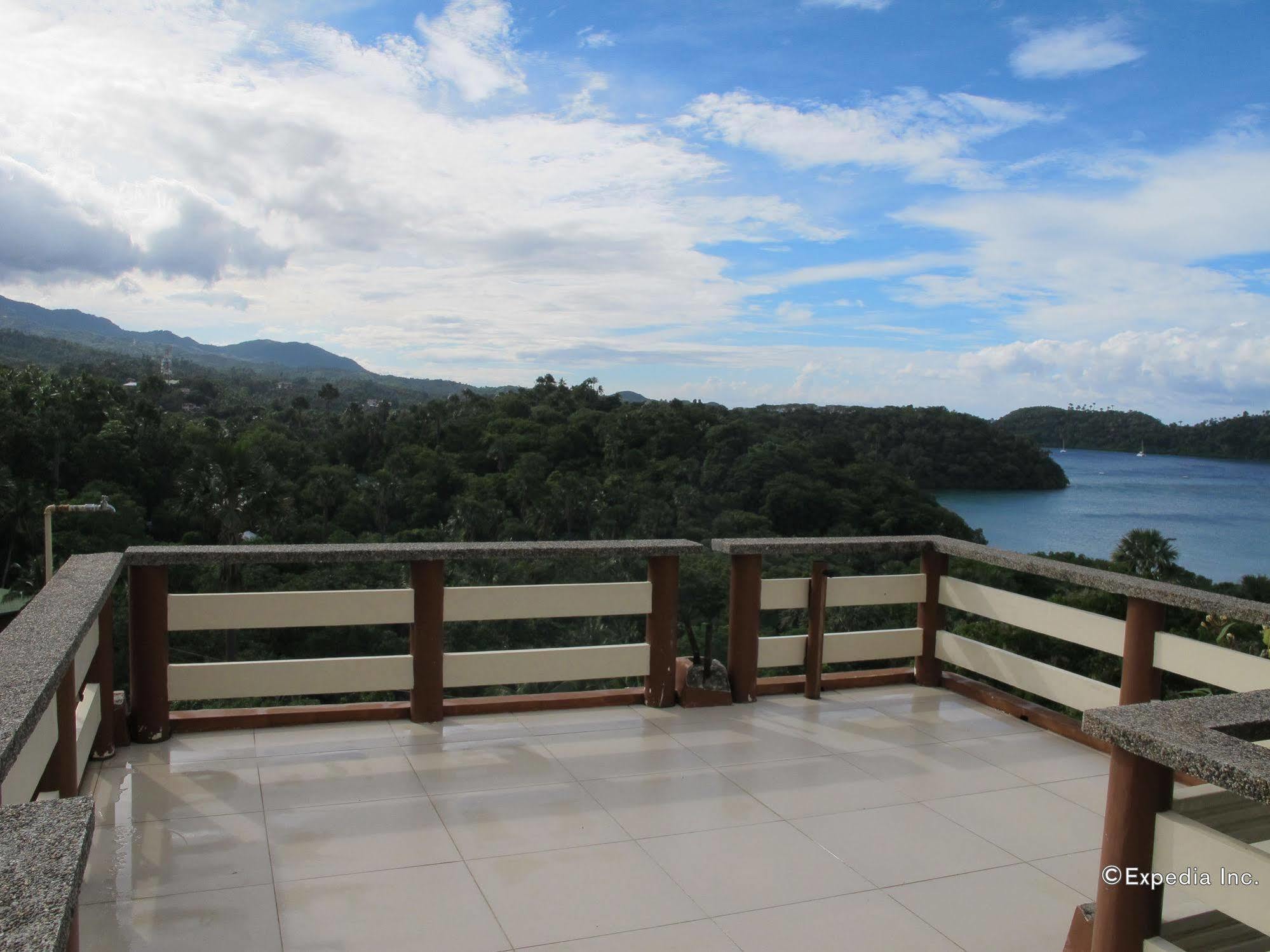 Utopia Resort & Spa Puerto Galera Extérieur photo